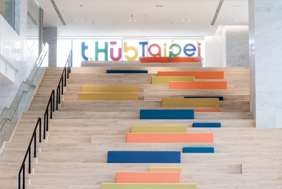 辦公空間家具規劃｜t.Hub 內科創新育成基地，創業起點成就未來經典